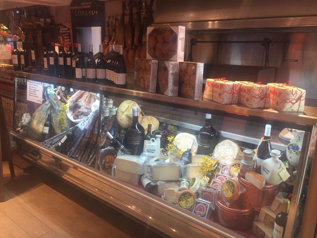 Meson Restaurante La Posada Hostal Calera y Chozas ภายนอก รูปภาพ